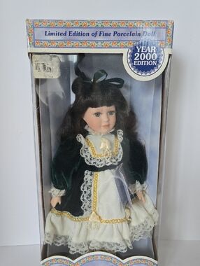 Samantha Collection Limited Edition Year 2000 Porcelain Doll